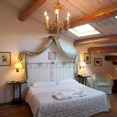 M Club De Luxe B&B Равенна Екстер'єр фото